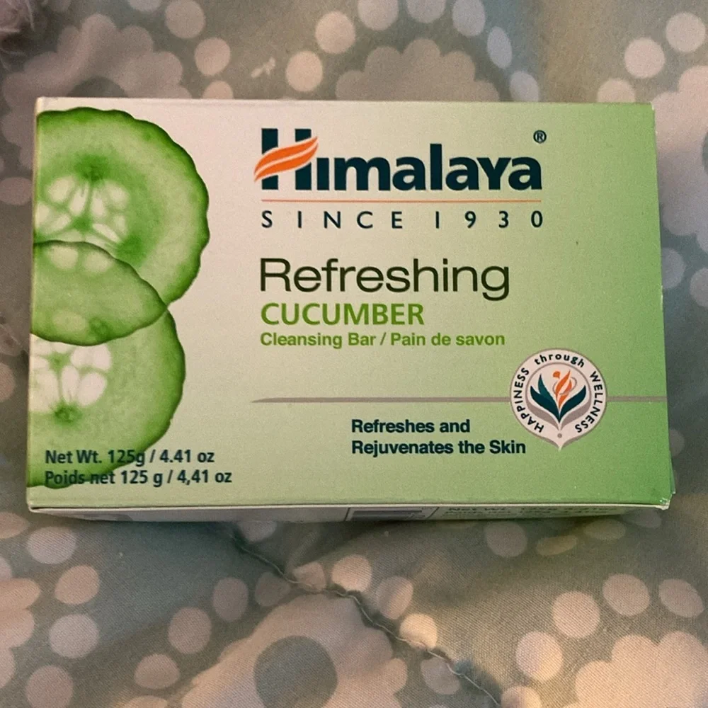 Himalaya bars of soap 6 pack: 3 Moisturizing Almond, 3 Refreshing Cucumber